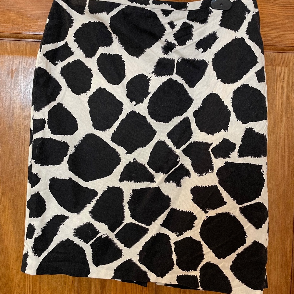 Ann Taylor LOFT cow print skirt Size 4